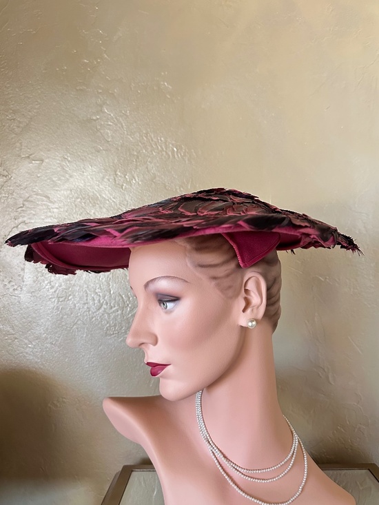 SHOWSTOPPER 1950\'s CARTWHEEL FUCHSIA FELT HAT + FUCHSIA/BLACK FEATHERS main image 6